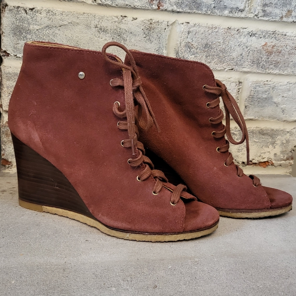 UGG Elyse Peep Toe Lace Up Wedge Ankle boot 6